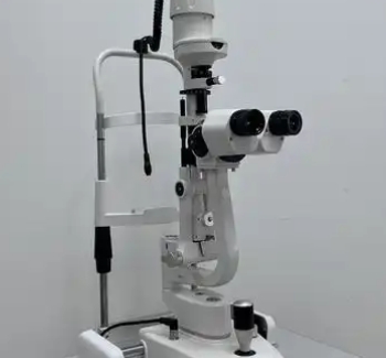 醫(yī)院利器，裂隙燈顯微鏡