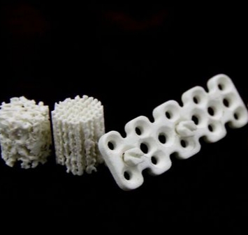 骨骼的建筑師：3D打印生物活性材料定制化修復(fù)患者的希望