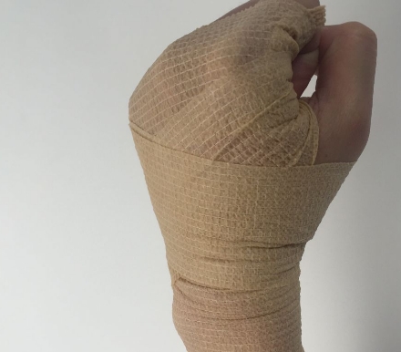 繃帶：彈性良好且固定可靠的急救與康復用醫(yī)用彈性繃帶