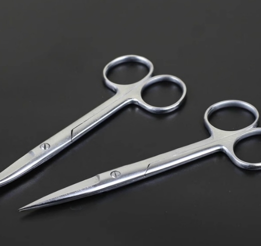 手術(shù)剪刀：靈活操作，精細分離組織