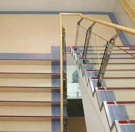 醫(yī)用扶手：《穩(wěn)固支撐，安心行走——醫(yī)用扶手為患者提供額外的安全保障》